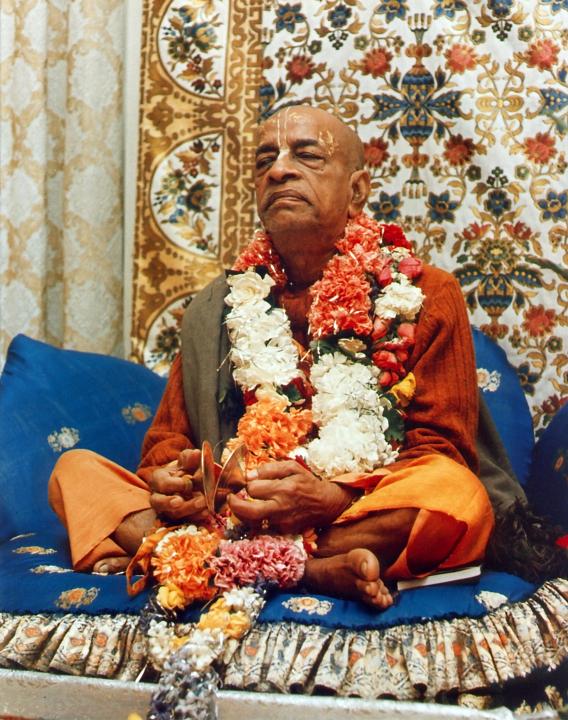 Prabhupada Playing Kartals on Vyasasana
